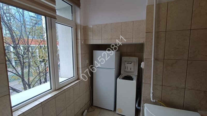 Calea Floreasca, vis a vis Parcul Floreasca, renovat, la 1.5km metrou